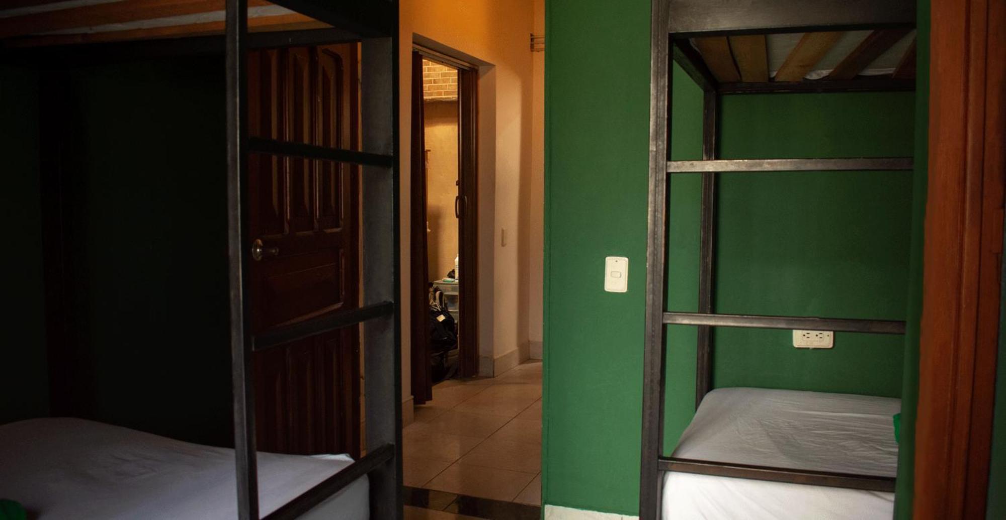 Oasis Hostel Medellín Buitenkant foto