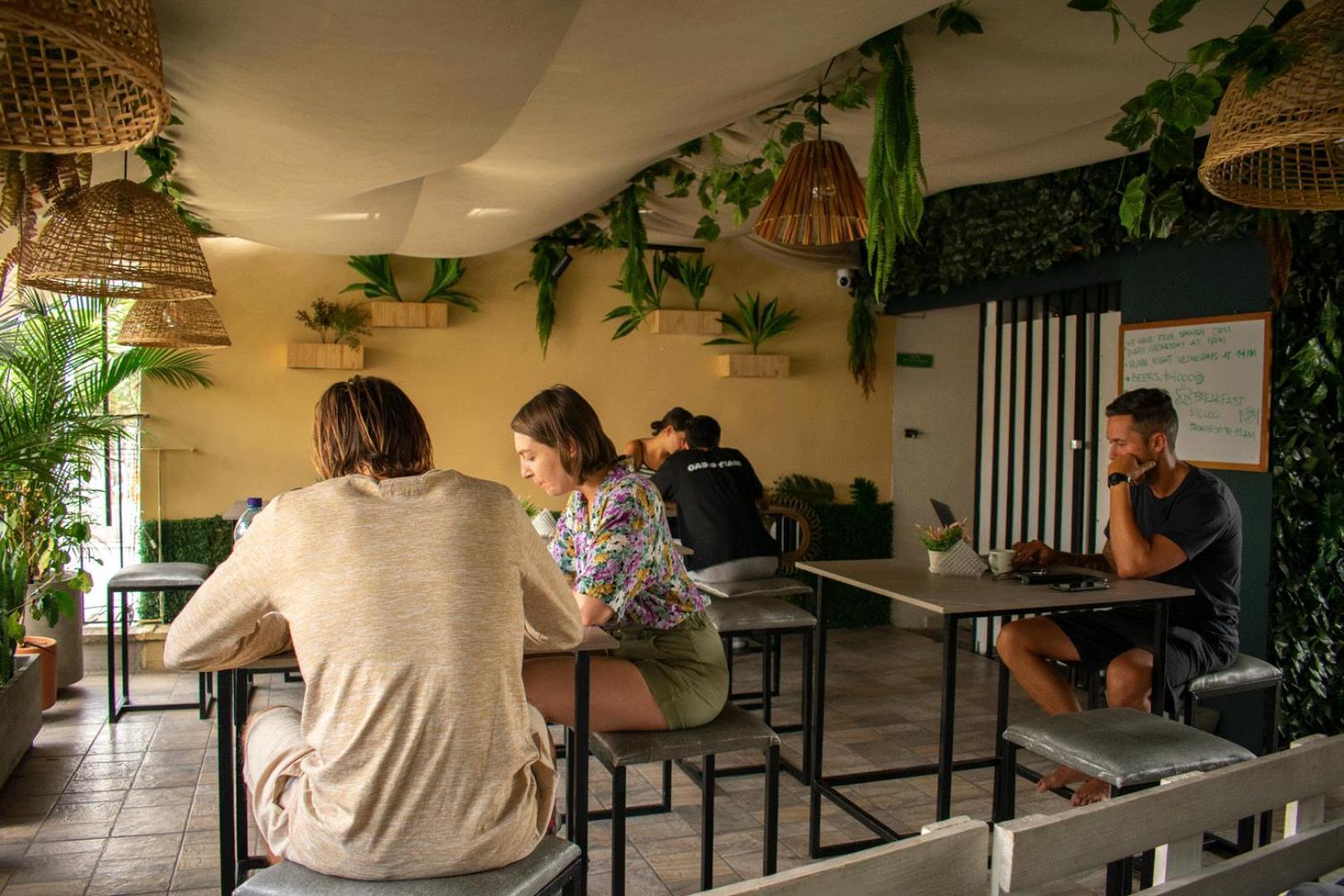 Oasis Hostel Medellín Buitenkant foto