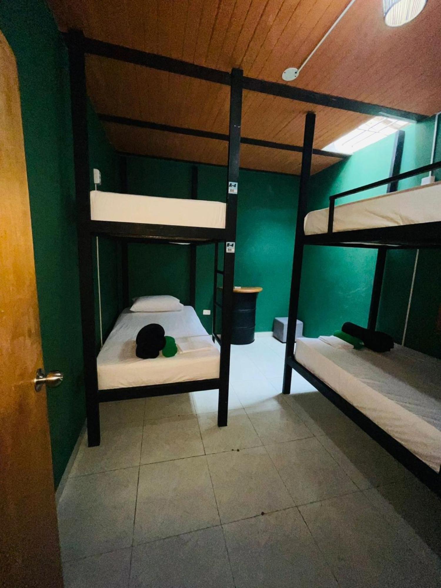 Oasis Hostel Medellín Buitenkant foto