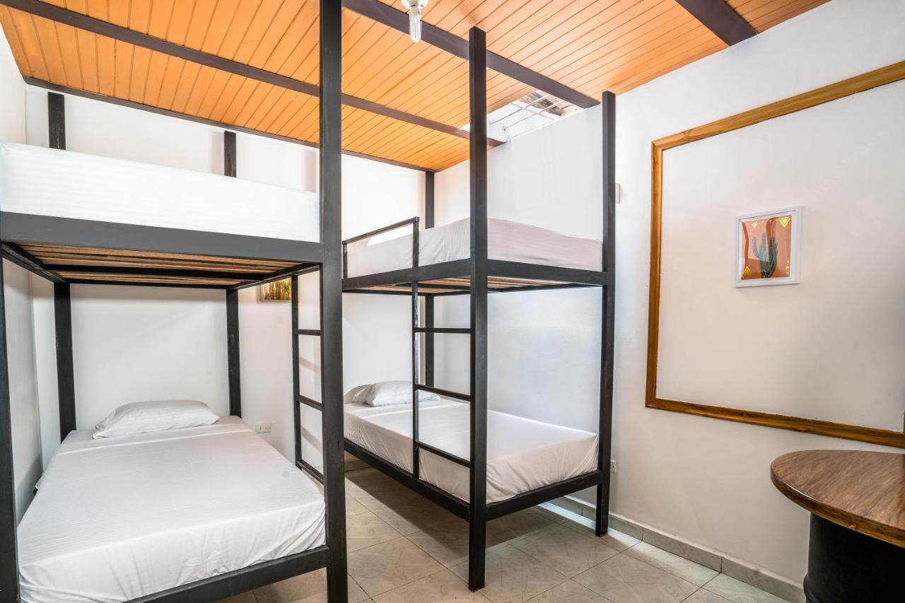 Oasis Hostel Medellín Buitenkant foto