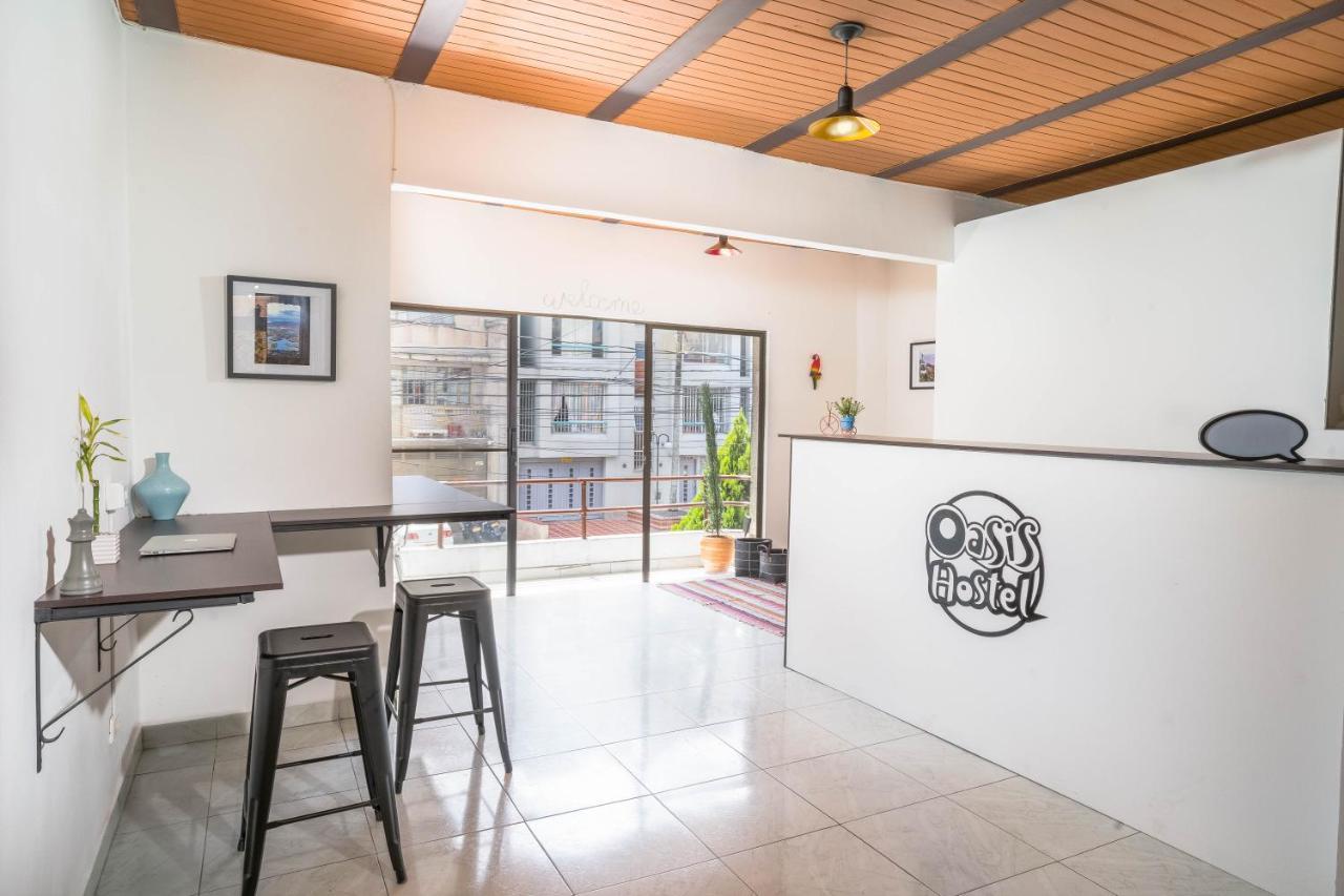 Oasis Hostel Medellín Buitenkant foto